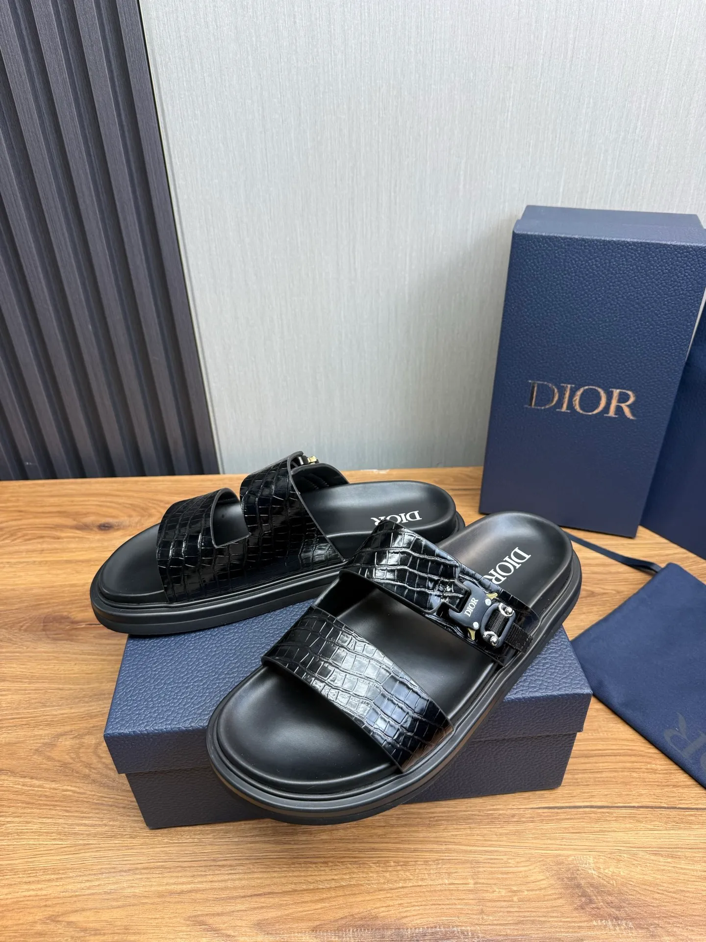 Men's shoes 300💰 Dior. Men's slippers🩴 Official website 1:1 production 38-45 size 45 46 🉑️Customized original material shipped✅